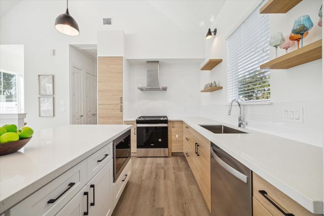 845 Elkhart Street C, Houston, TX 77091