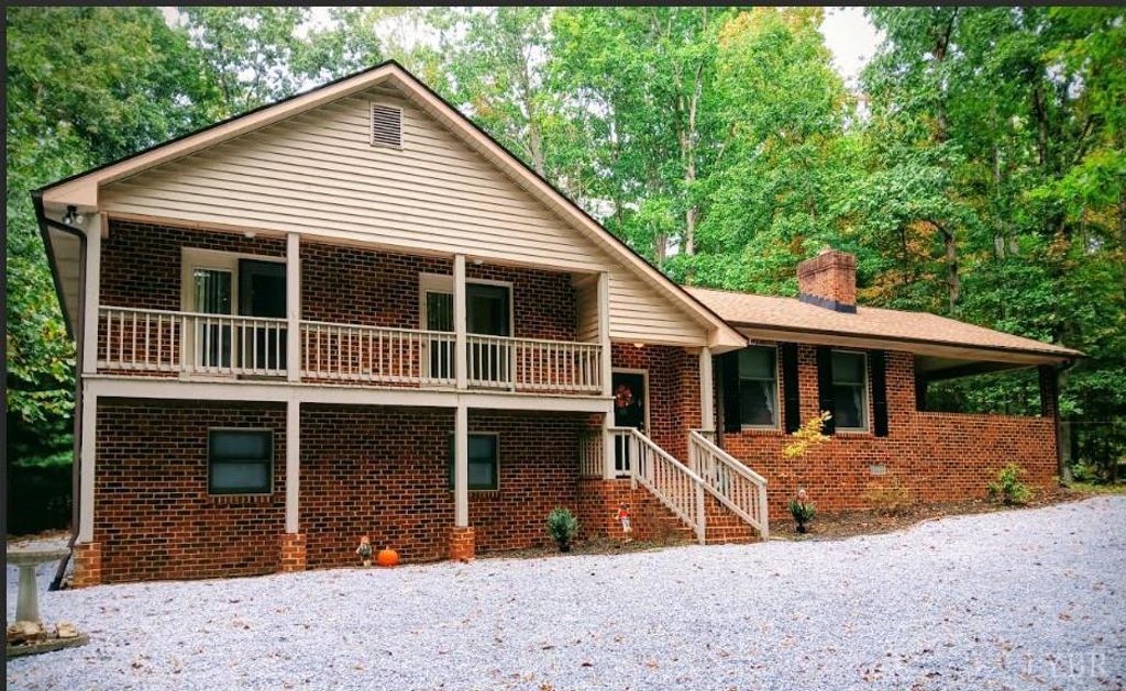 1034 Smoketree Drive, Forest, VA 24551