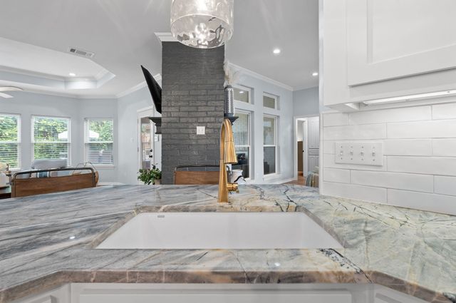 100 Sumner Lane, Waxahachie, TX 75165