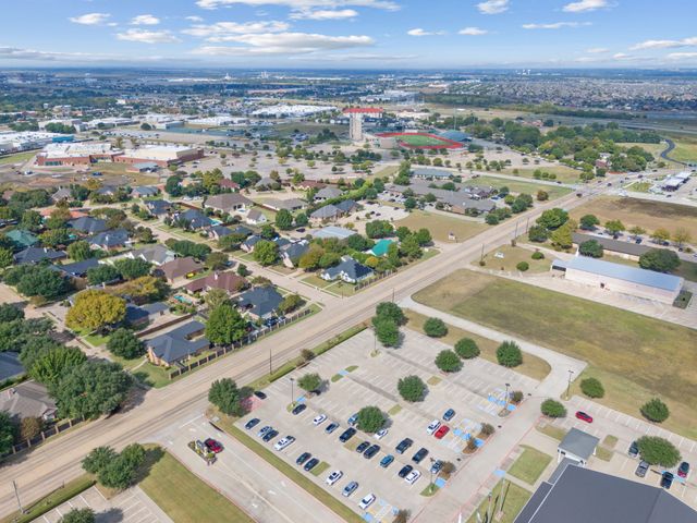 100 Sumner Lane, Waxahachie, TX 75165