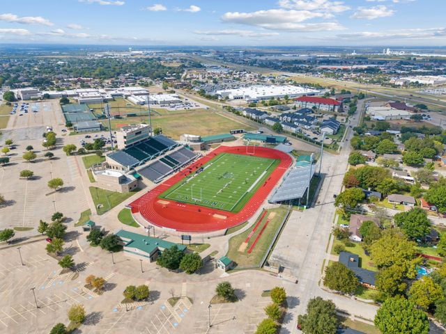 100 Sumner Lane, Waxahachie, TX 75165