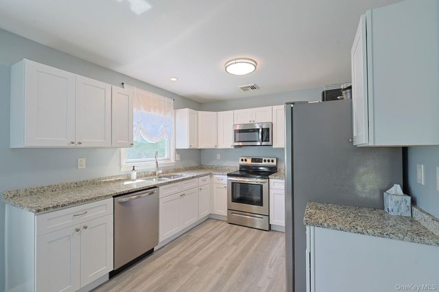 552 Lake View Terrace, Kingston, NY 12401