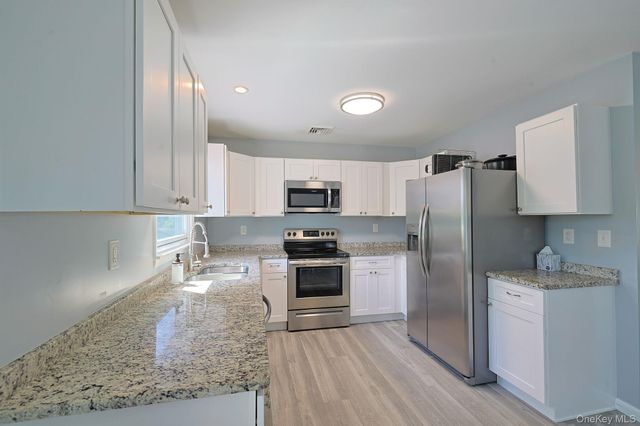552 Lake View Terrace, Kingston, NY 12401