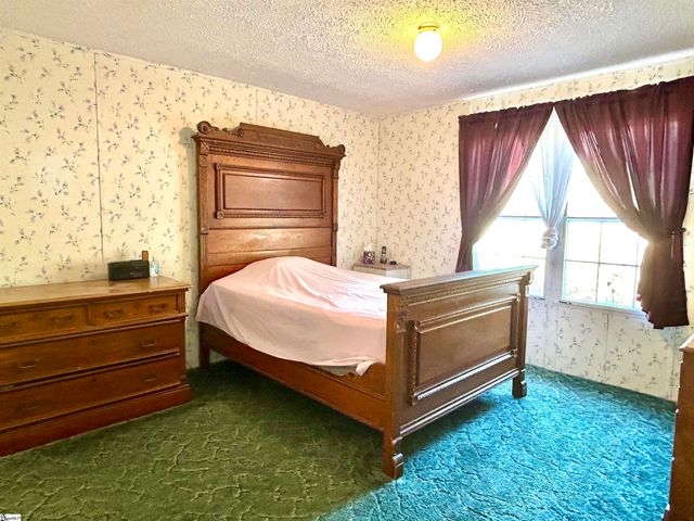 5 Lake Shore Drive, Iva, SC 29655