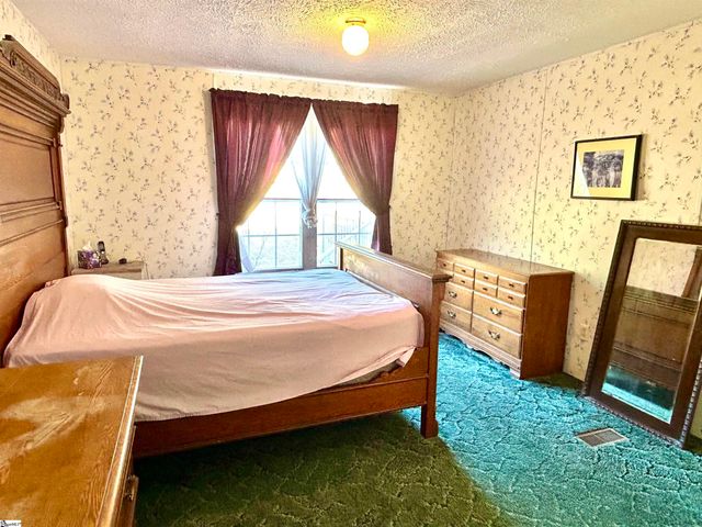 5 Lake Shore Drive, Iva, SC 29655