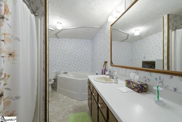 5 Lake Shore Drive, Iva, SC 29655