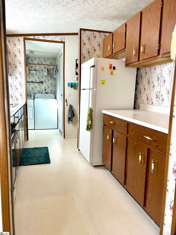 5 Lake Shore Drive, Iva, SC 29655