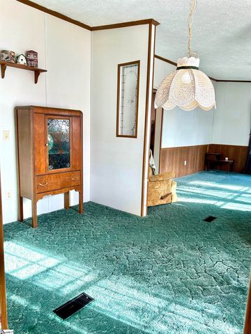 5 Lake Shore Drive, Iva, SC 29655