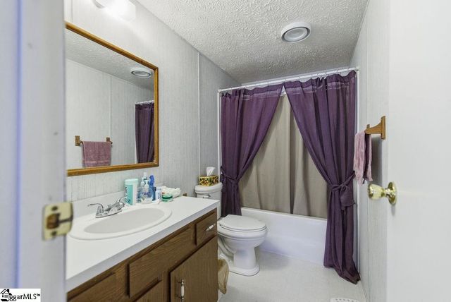 5 Lake Shore Drive, Iva, SC 29655