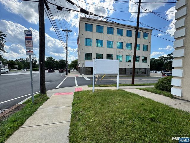 25 Broadway 1, Elmwood Park, NJ 07407