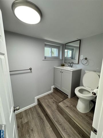 25 Broadway 1, Elmwood Park, NJ 07407