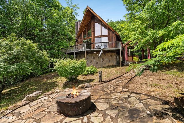 2295 Bluff Mountain Road, Sevierville, TN 37876