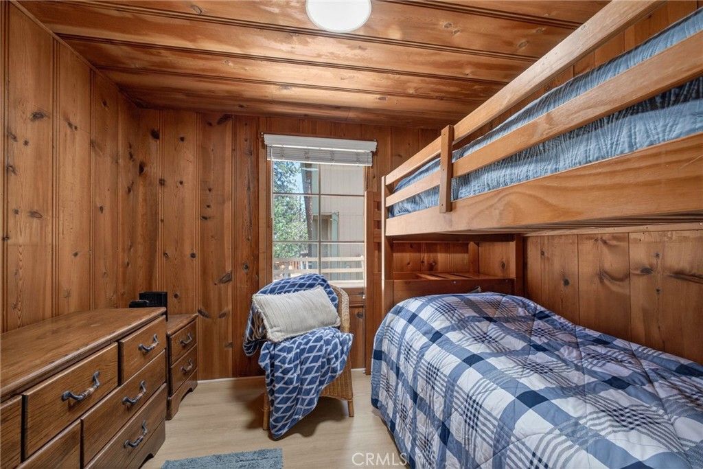 Image 14 of property listing at 1674 Twin Lakes, Wrightwood, CA 92397