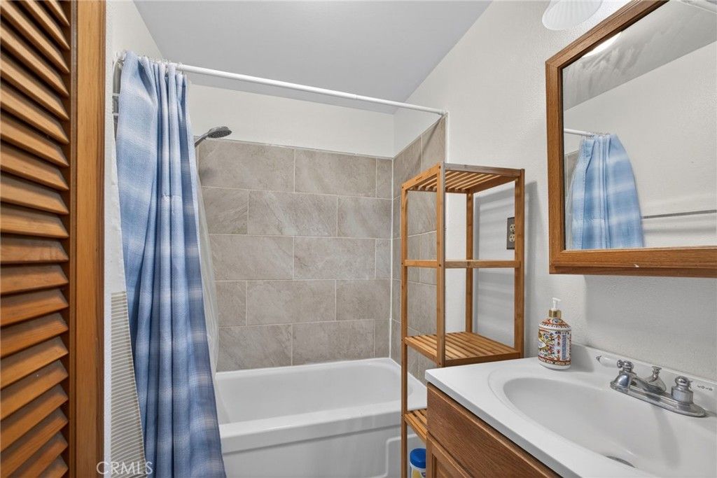 Image 16 of property listing at 1674 Twin Lakes, Wrightwood, CA 92397