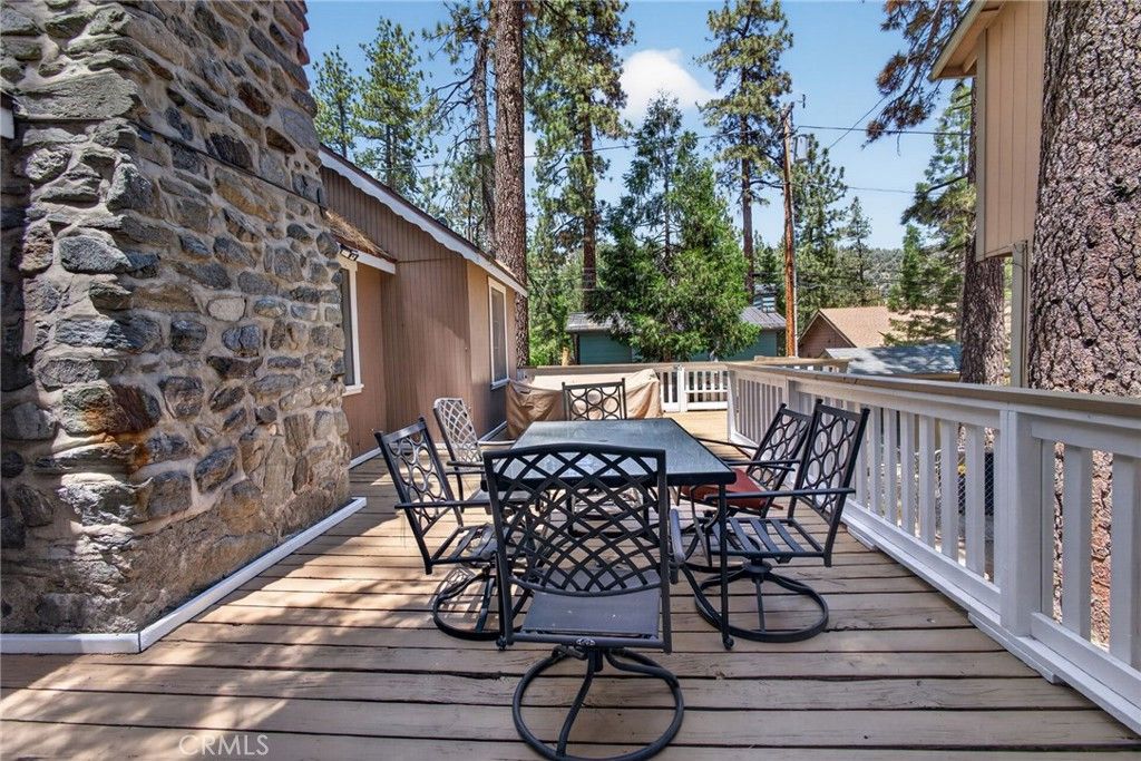 Image 19 of property listing at 1674 Twin Lakes, Wrightwood, CA 92397