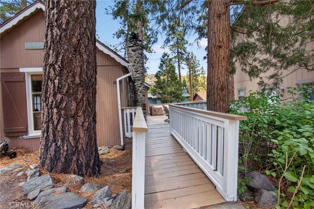 Image 23 of property listing at 1674 Twin Lakes, Wrightwood, CA 92397
