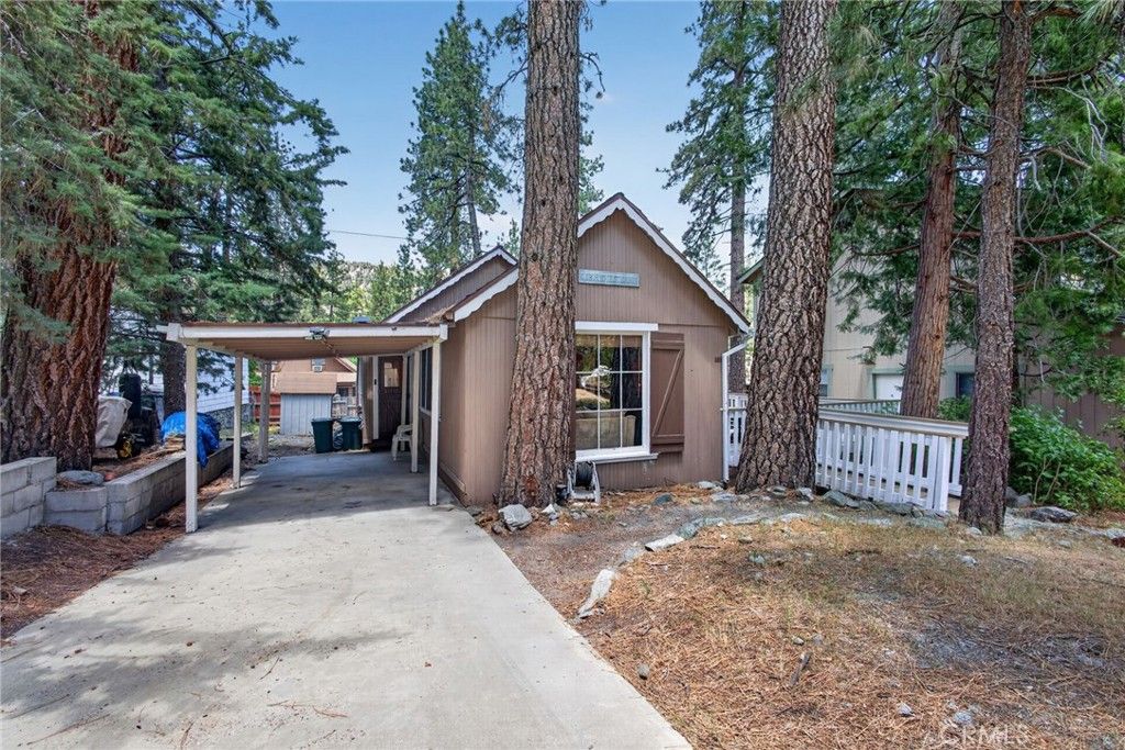 Image 24 of property listing at 1674 Twin Lakes, Wrightwood, CA 92397