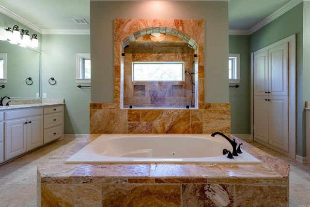 11 Highfield Cove, Little Rock, AR 72211