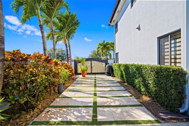 3281 SW 145th Ave, Miami, FL 33175