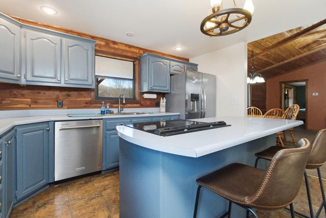 1288 County Road 334, Tecumseh, MO 65760