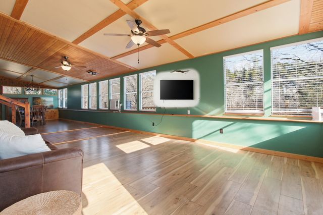 1288 County Road 334, Tecumseh, MO 65760