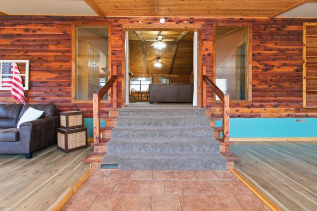 1288 County Road 334, Tecumseh, MO 65760