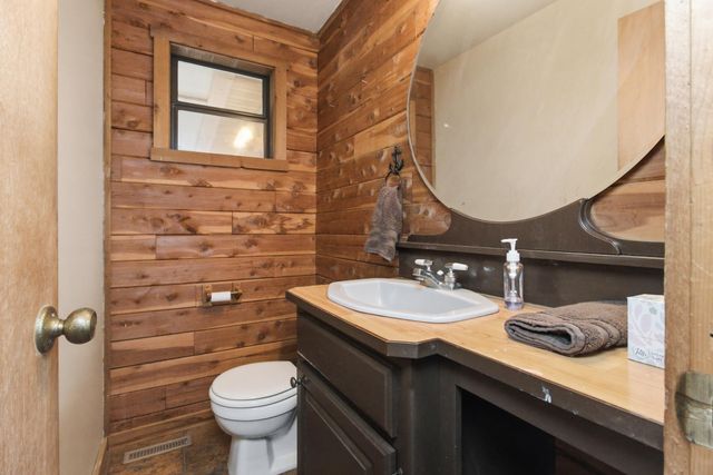 1288 County Road 334, Tecumseh, MO 65760