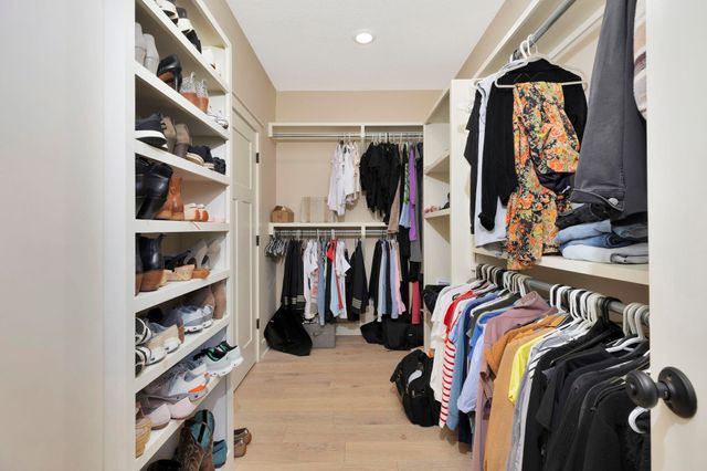 4686 N Elk Creek Dr, Bel Aire, KS 67226