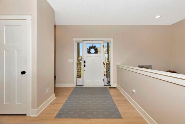 4686 N Elk Creek Dr, Bel Aire, KS 67226