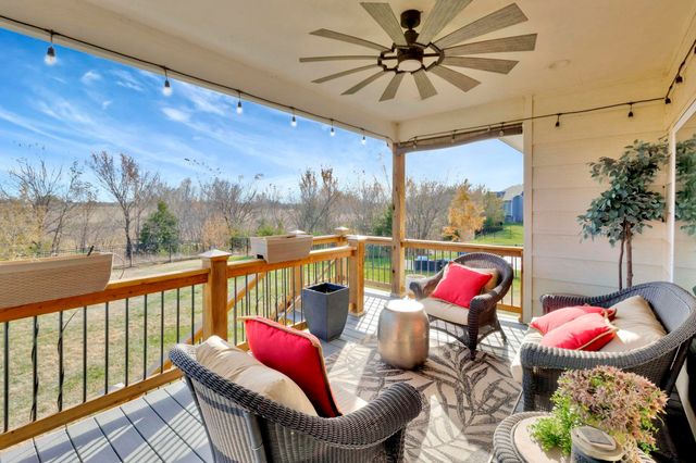 4686 N Elk Creek Dr, Bel Aire, KS 67226