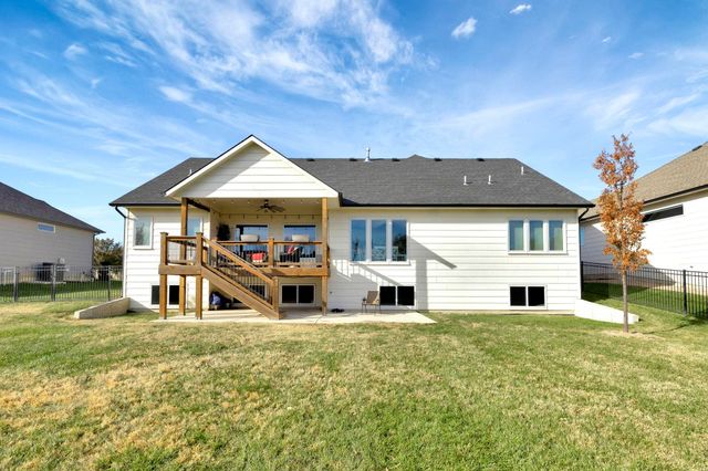 4686 N Elk Creek Dr, Bel Aire, KS 67226
