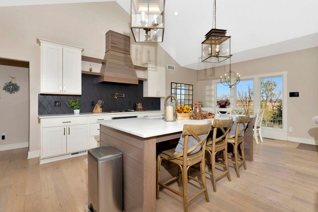 4686 N Elk Creek Dr, Bel Aire, KS 67226