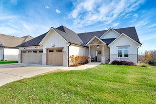 4686 N Elk Creek Dr, Bel Aire, KS 67226