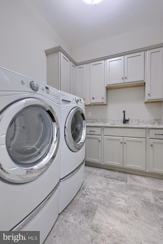 428 SOUTHAMPTON DR, Lititz, PA 17543