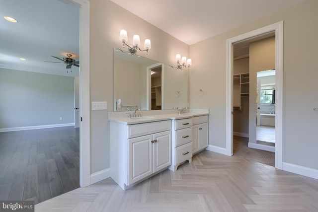 428 SOUTHAMPTON DR, Lititz, PA 17543