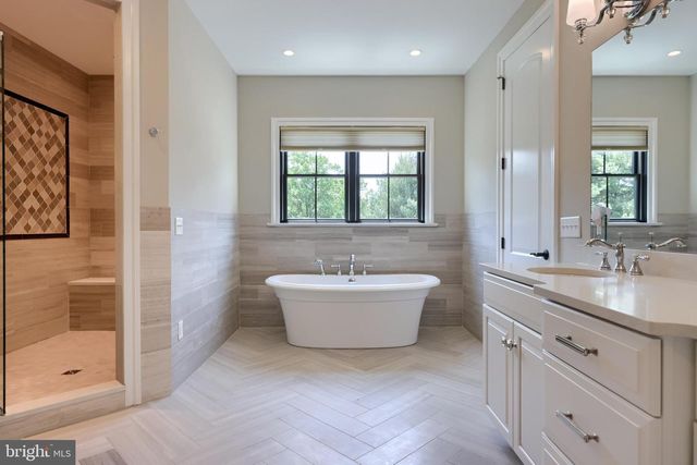 428 SOUTHAMPTON DR, Lititz, PA 17543
