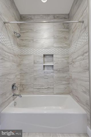 428 SOUTHAMPTON DR, Lititz, PA 17543