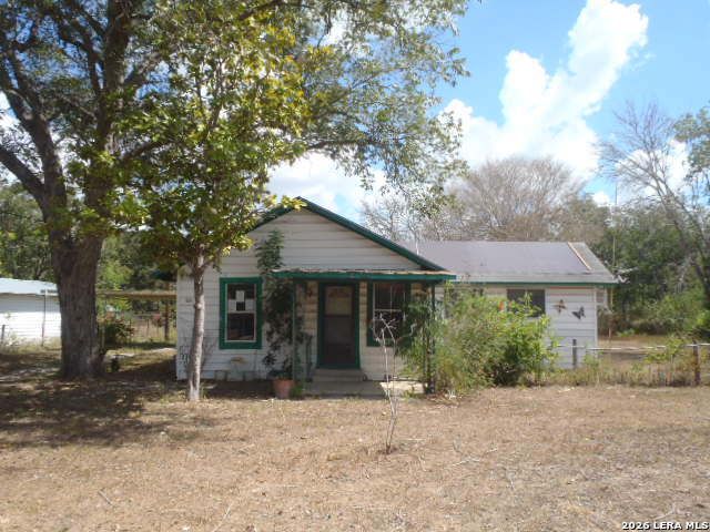 921 Pecan St, Seguin, TX 78155