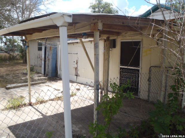 921 Pecan St, Seguin, TX 78155