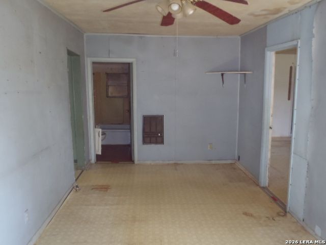 921 Pecan St, Seguin, TX 78155
