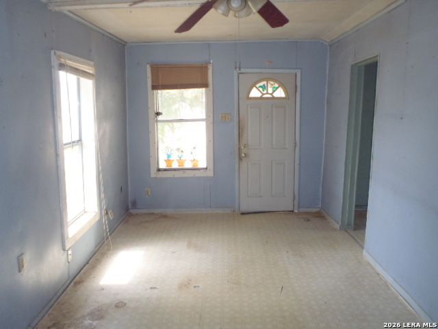 921 Pecan St, Seguin, TX 78155