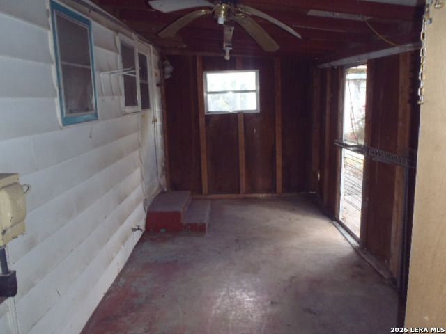 921 Pecan St, Seguin, TX 78155