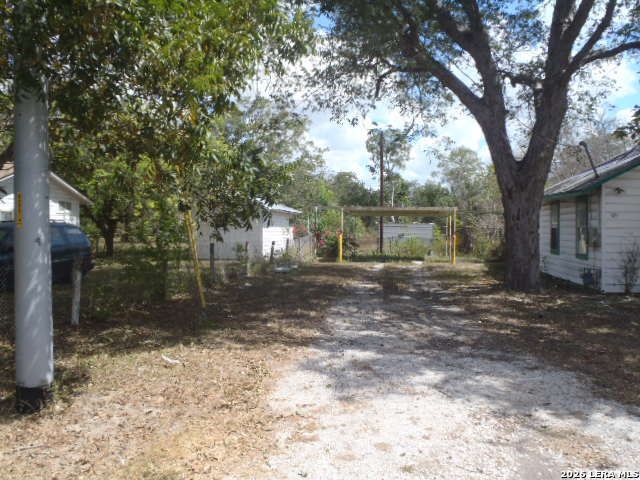 921 Pecan St, Seguin, TX 78155