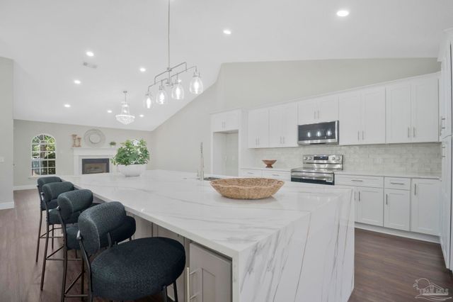 116 Mt Pilot St, Cantonment, FL 32533