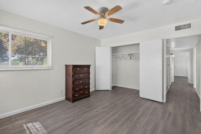 1642 W Robinson Ave, Fresno, CA 93705