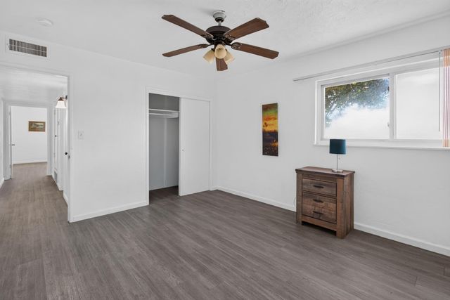1642 W Robinson Ave, Fresno, CA 93705