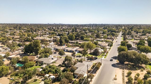 1642 W Robinson Ave, Fresno, CA 93705