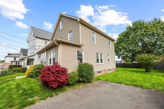 156 South St, Chicopee, MA 01013