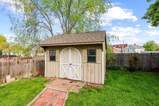 156 South St, Chicopee, MA 01013