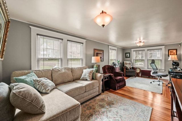 156 South St, Chicopee, MA 01013